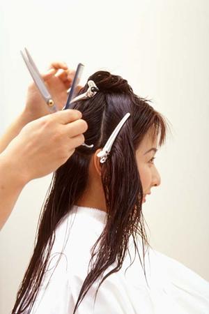 八潮の髪のおしゃれに敏感な人のサロン